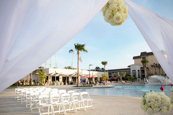  Romantic  Wedding  Venues  in Orlando  Avanti Palms Resort 